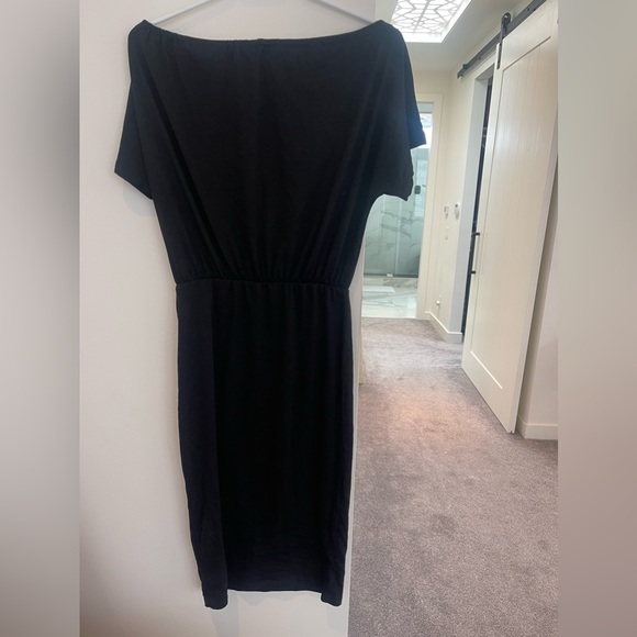 Black lose fitting Cupshe dress - Picture 4 of 6